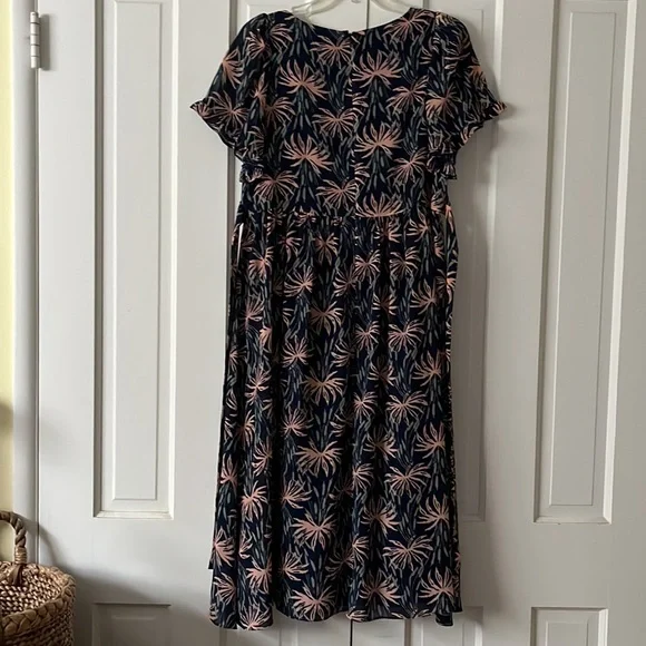 Madewell Ruffle-Sleeve Midi Dress in Oasis Palms - Picture 6 of 11